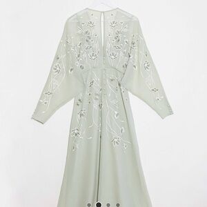 Elegant Floral Embroidered Dress - Green